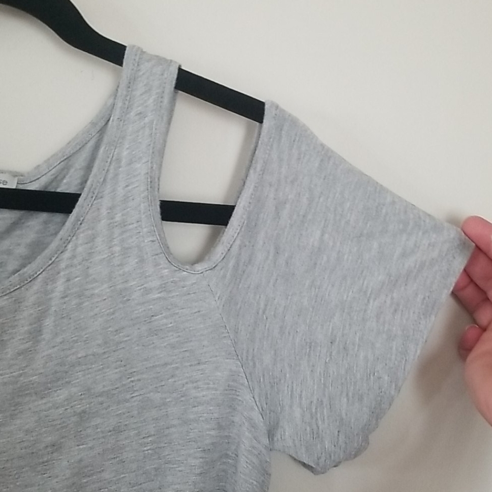 Cold shoulder top - Picture 2 of 4